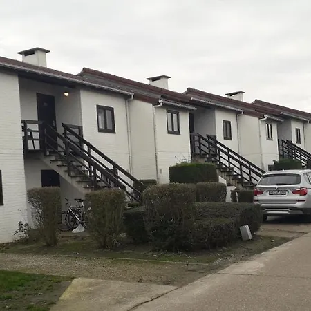 à Au Rez-de-chaussée Bredene